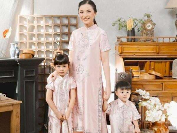 Bikin Gemas! Chelsea Olivia Kembaran Bareng Anaknya Pakai Baju khas Tionghoa Bikin Gemas! Chelsea Olivia Kembaran Bareng Anaknya Pakai Baju khas Tionghoa