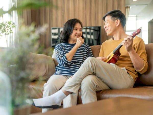 7 Penyanyi Indonesia yang Bikin Lagu Romantis untuk Pasangan 7 Penyanyi Indonesia yang Bikin Lagu Romantis untuk Pasangan