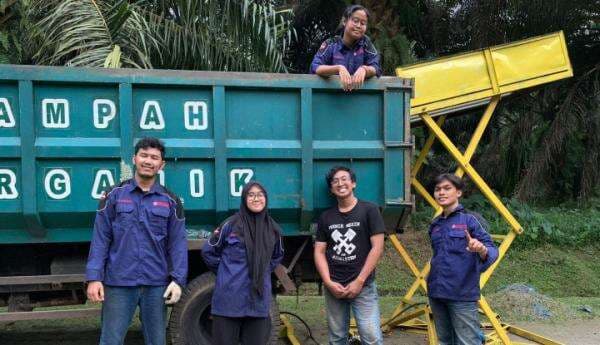 Mahasiswa IPB University Ciptakan Alat Pengangkat TBS Sawit dengan Manfaatkan Bobot Truk Mahasiswa IPB University Ciptakan Alat Pengangkat TBS Sawit dengan Manfaatkan Bobot Truk