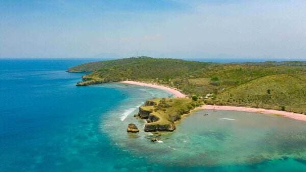 Pink Beach, Eksotisme Pasir Pantai di Lombok Timur