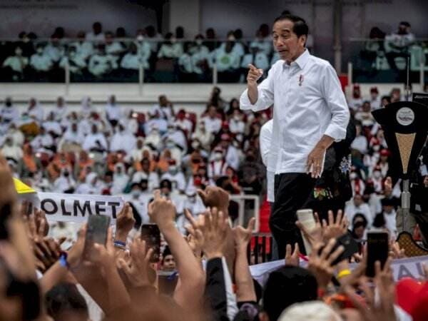 Banyak Sampah di GBK Usai Ribuan Relawan Presiden Jokowi Hadiri Acara Nusantara Bersatu
