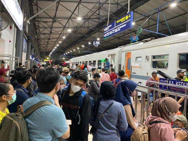 Mau Berpergian di Akhir Tahun dengan Kereta Api? Wajib Simak Promo Tiketnya di Traveloka Berikut Ini Mau Berpergian di Akhir Tahun dengan Kereta Api? Wajib Simak Promo Tiketnya di Traveloka Berikut Ini