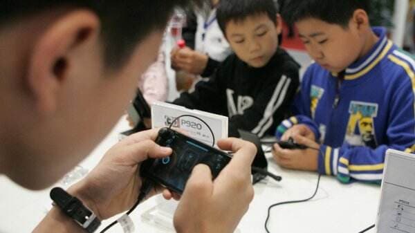 Tiongkok Klaim Sukses Atasi Kecanduan Game pada Anak-anak