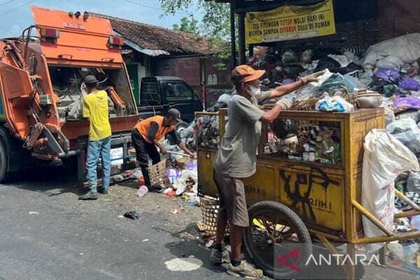 Mulai 2023, Warga Yogyakarta Dilarang Buang Sampah Anorganik ke Depo