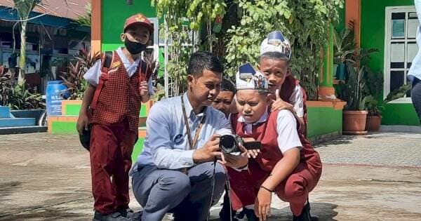 Kemenkeu Mengajar Berlangsung pada Lima Sekolah di Makassar untuk Peringati Hari Oeang Republik Indonesia