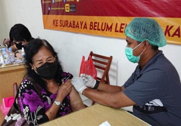 Surabaya Kembali Aktifkan Gerai Vaksin di Mal dan Door-to-Door