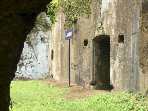 Jelajah Benteng Pendem Cilacap, Bentuknya Mirip Lidah Konon Terhubung Nusakambangan Jelajah Benteng Pendem Cilacap, Bentuknya Mirip Lidah Konon Terhubung Nusakambangan