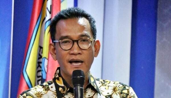 Pentolan Relawan yang Ngajakin Perang Dapat Jabatan Penting di Rezim Jokowi, Omongan Refly Harun Nggak Main-main: Apa Dia Tidak Sadar?