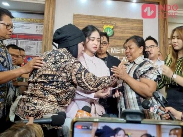 Ibu Dewi Perssik Masih Sakit Hati meski Haters Nangis-nangis Minta Maaf SampaibBersujud