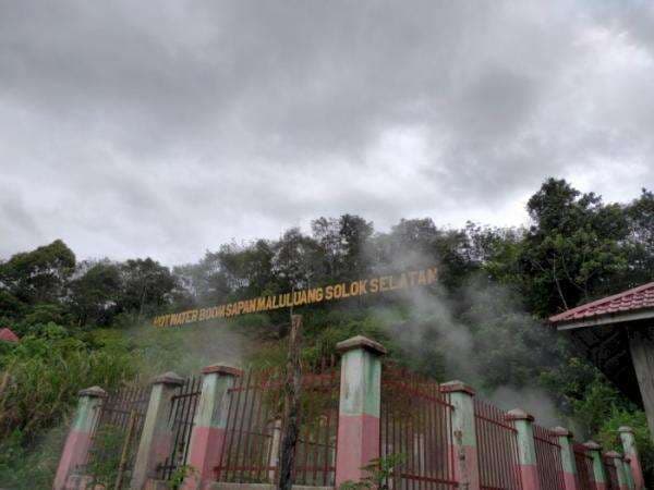 Berkunjung ke Hot Water Boom Pertama dan Satu-satunya di Sumatera Barat, Bisa Terapi Air Berkunjung ke Hot Water Boom Pertama dan Satu-satunya di Sumatera Barat, Bisa Terapi Air