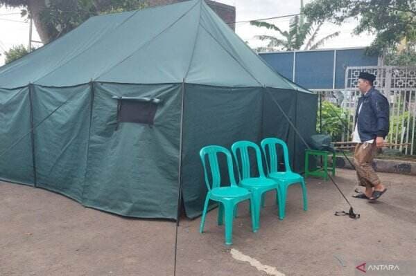 Warga Terdampak Gempa Cianjur Dirikan Tenda Sakinah untuk Pasutri