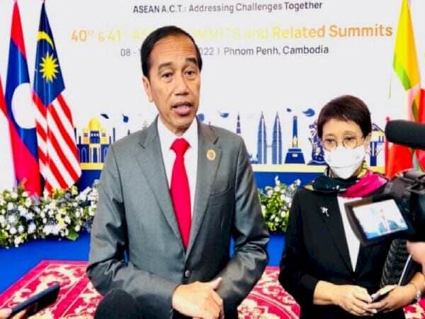 Jokowi Sebut 60 Persen Kendaraan Listrik di Indonesia Bergantung pada Lithium