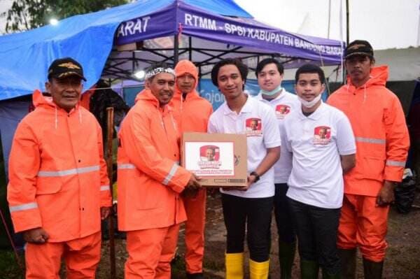 Ganjar Muda Indonesia Terjun Langsung Salurkan Bantuan Gempa Cianjur