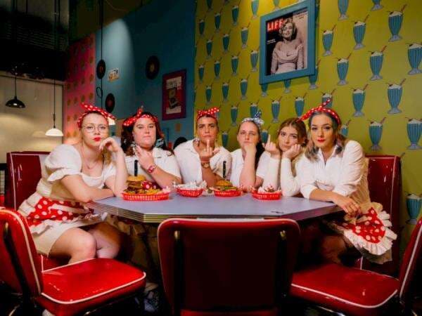 Sejarah Karen's Diner dan 3 Fakta Unik soal Restoran Pelayan Judes, Bakal Segera Buka! Sejarah Karen's Diner dan 3 Fakta Unik soal Restoran Pelayan Judes, Bakal Segera Buka!