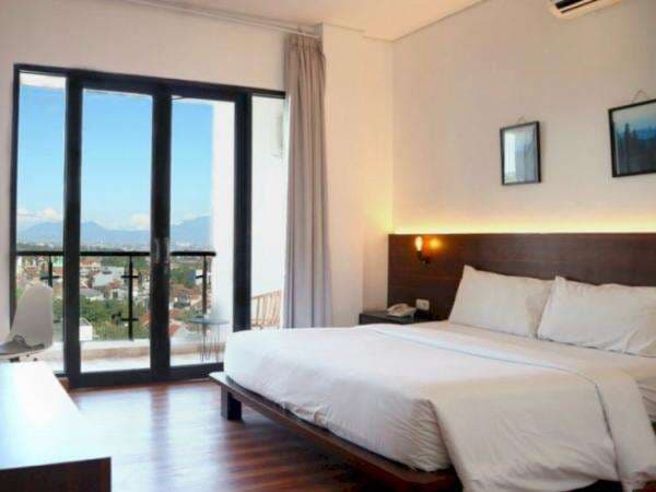 Are You and I: Hotel dengan Pemandangan Kota Bandung, Cocok Buat Healing! Are You and I: Hotel dengan Pemandangan Kota Bandung, Cocok Buat Healing!