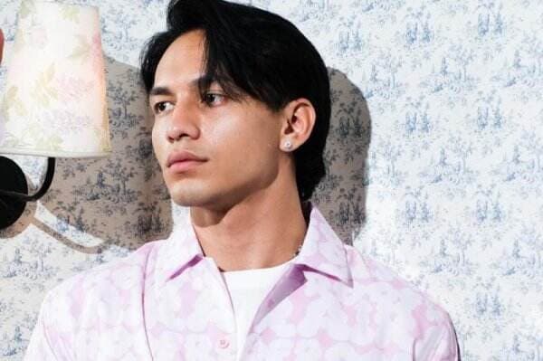 7 Film yang Dibintangi Jefri Nichol, dari Sri Asih hingga Dear Nathan 7 Film yang Dibintangi Jefri Nichol, dari Sri Asih hingga Dear Nathan