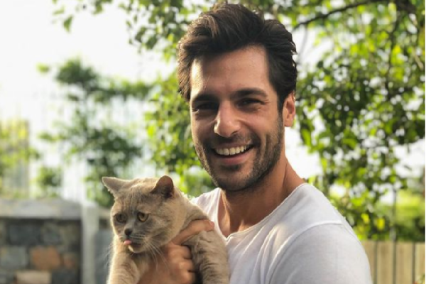 Mengenal 16 Aktor Turki Tertampan yang Tampil di Film dan Drama Turki Mengenal 16 Aktor Turki Tertampan yang Tampil di Film dan Drama Turki