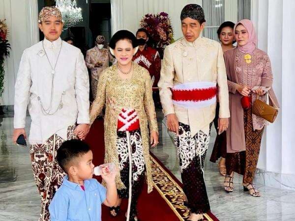 Kaesang Tanggapi Tingkah Kocak Anak Kedua Bobby-Kahiyang di Pernikahan: Nahyan Mirip Omnya Kaesang Tanggapi Tingkah Kocak Anak Kedua Bobby-Kahiyang di Pernikahan: Nahyan Mirip Omnya