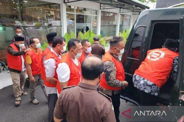 Terbukti Terima Suap Seleksi Perangkat Desa di Demak, 2 Dosen UIN Walisongo Semarang Dipenjara 1 Tahun Terbukti Terima Suap Seleksi Perangkat Desa di Demak, 2 Dosen UIN Walisongo Semarang Dipenjara 1 Tahun