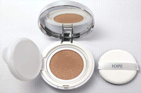 Perbedaan Two Way Cake dan Cushion, Penjelasan dan Cara Memakainya Lengkap Perbedaan Two Way Cake dan Cushion, Penjelasan dan Cara Memakainya Lengkap