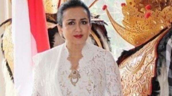 Mengenal Sri Astari Rasjid, Biografi dan Karyanya Mengenal Sri Astari Rasjid, Biografi dan Karyanya