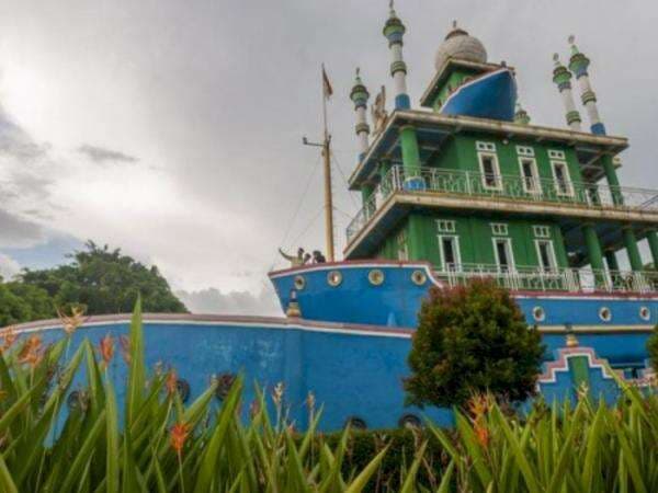 Kisah Pilu di Balik Masjid Kapal Bosok Serang, Terinspirasi dari Kapal yang Membusuk Kisah Pilu di Balik Masjid Kapal Bosok Serang, Terinspirasi dari Kapal yang Membusuk