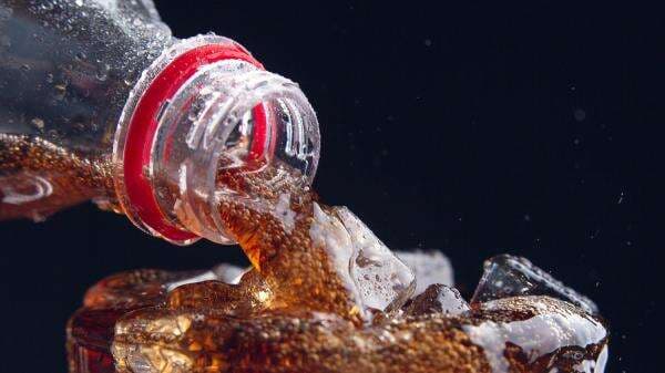 3 Bahaya Minum Soda Setelah Berolahraga, Jangan Coba-coba! 3 Bahaya Minum Soda Setelah Berolahraga, Jangan Coba-coba!