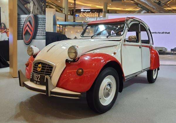 Galeri Foto Citroen 2CV 6 Club Galeri Foto Citroen 2CV 6 Club