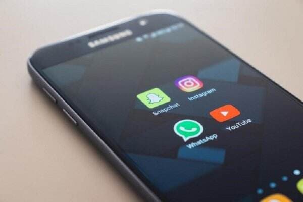 Daftar 47 HP Android dan iPhone Tak Bisa Pakai WhatsApp Mulai Besok