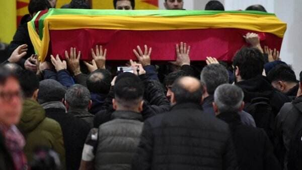 Turki Jadi Sorotan Saat Ribuan Orang Kurdi Hadiri Pemakaman Korban Insiden Penembakan Paris