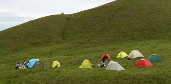Wisata Bukit Punggung Kuda di Bombana Tercemar Hajat Pengunjung Wisata Bukit Punggung Kuda di Bombana Tercemar Hajat Pengunjung