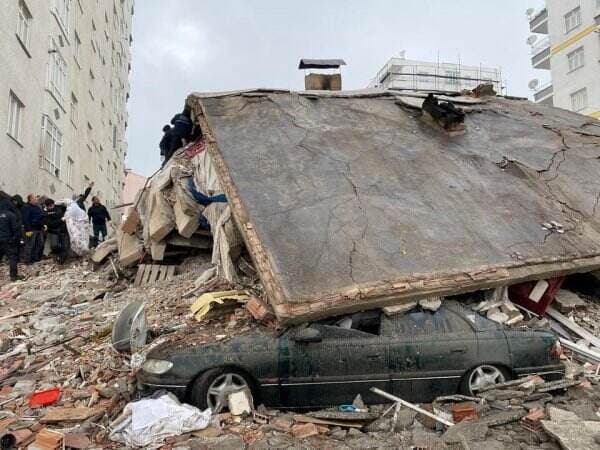 Seperti Kiamat, Gempa Dahsyat Hantam Turki dan Suriah, Sekitar 1.700 Orang Dilaporkan Meninggal