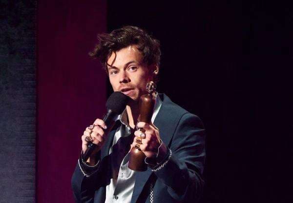 Harry Styles Menangkan Penghargaan Terbanyak di BRIT Awards Harry Styles Menangkan Penghargaan Terbanyak di BRIT Awards