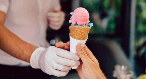 6 Bahaya Makan Es Krim Berlebihan yang Harus Diwaspadai 6 Bahaya Makan Es Krim Berlebihan yang Harus Diwaspadai