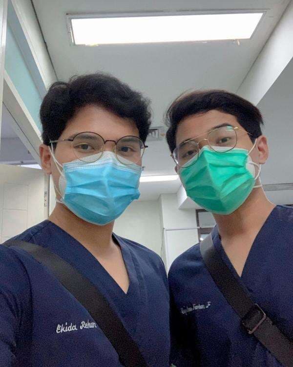 Profil Ekida Dan Farhan, Calon Dokter Yang Dihujat Karena Kontennya Dengan Jerome Profil Ekida Dan Farhan, Calon Dokter Yang Dihujat Karena Kontennya Dengan Jerome