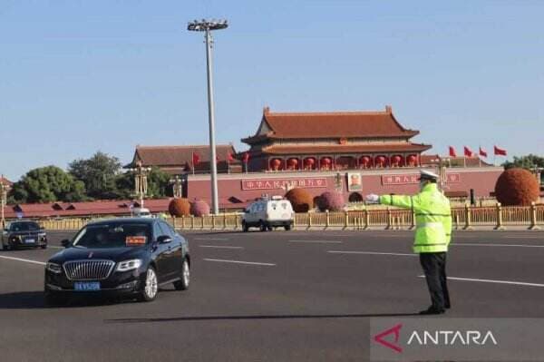 Petugas Keamanan Dikerahkan, Pusat Kota Beijing Diperketat Jelang Sidang Parlemen Dua Sesi