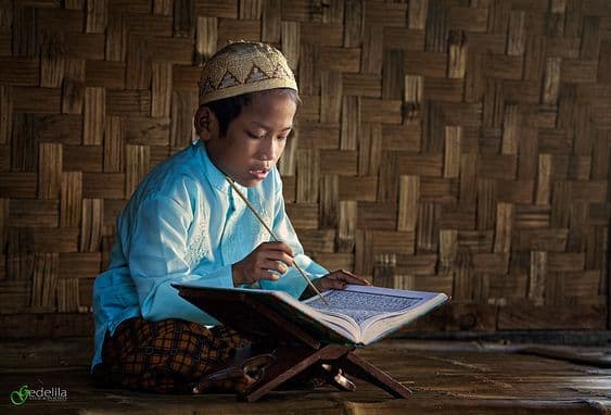 Ilmu Tajwid: Hukum Bacaan Idgham Bilaghunnah dan Iqlab Ilmu Tajwid: Hukum Bacaan Idgham Bilaghunnah dan Iqlab
