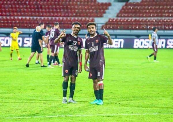 Sukses Bawa PSM Juara, Kembar Sayuri Sampaikan Terima Kasih ke Suporter Sukses Bawa PSM Juara, Kembar Sayuri Sampaikan Terima Kasih ke Suporter