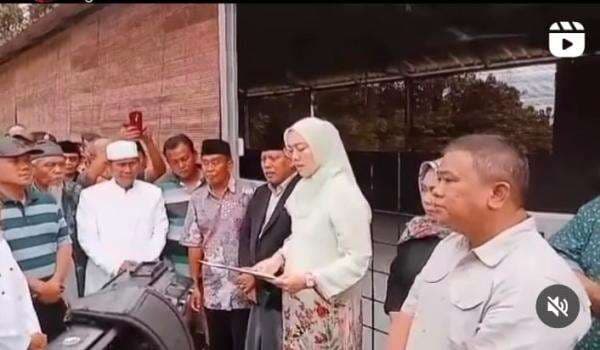 Bupati Purwakarta Segel Gereja di Bulan Ramadan, Guntur Romli: Beribadah Nggak Perlu Izin Negara dan Pejabat Bupati Purwakarta Segel Gereja di Bulan Ramadan, Guntur Romli: Beribadah Nggak Perlu Izin Negara dan Pejabat