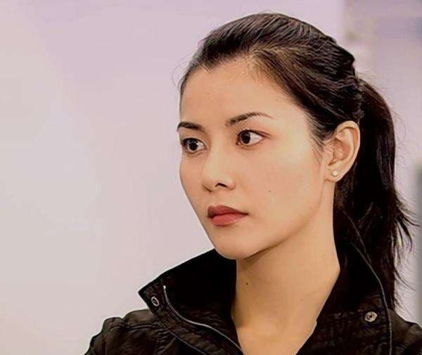 Yoyo Mung, Istri Ekin Cheng Dihujat Netizen karena Masalah Spele Yoyo Mung, Istri Ekin Cheng Dihujat Netizen karena Masalah Spele