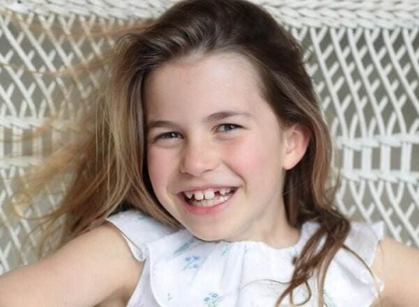 Putri Charlotte Pamer Senyum Imut dan Gigi Ompong di Ultah Ke-8
