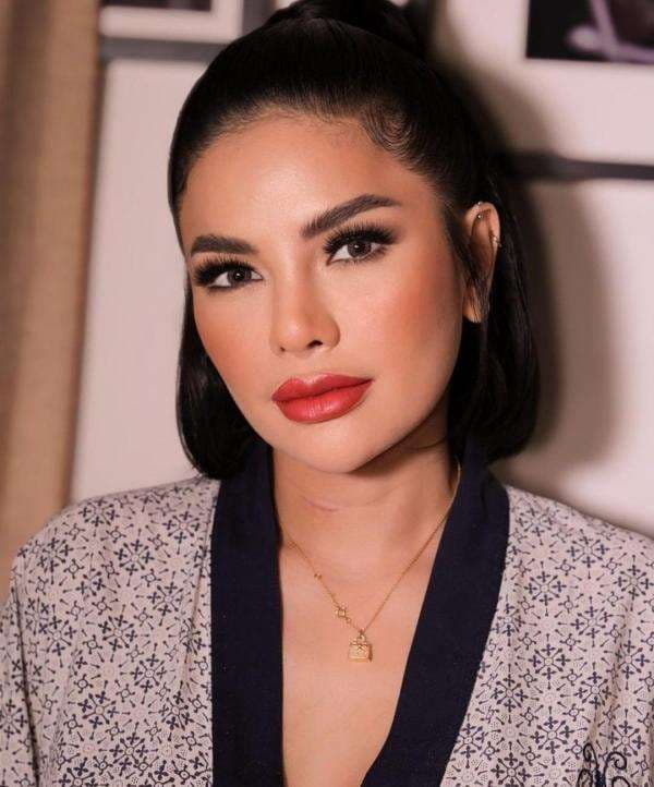 Kasarnya Nikita Mirzani Sumpahi Ibu Antonio Dedola Gagal Operasi dan Meninggal Kasarnya Nikita Mirzani Sumpahi Ibu Antonio Dedola Gagal Operasi dan Meninggal