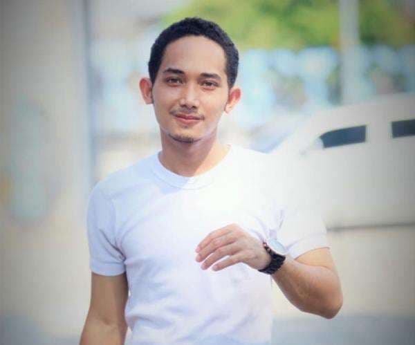 Klarifikasi Pemain Laskar Pelangi Dituding Jual Istri karena Faktor Ekonomi Klarifikasi Pemain Laskar Pelangi Dituding Jual Istri karena Faktor Ekonomi