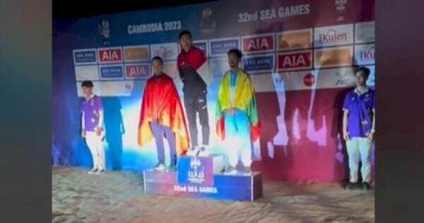 Penyerahan Medali SEA Games Kamboja Disorot Pakai Lampu Mobil, Netizen: Mirip Acara 17-an