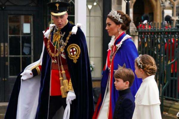 Mahkota Bunga Putri Charlotte Dan Kate Middleton Curi Perhatian Di Penobatan Raja Charles, Ternyata Ini Maknanya Mahkota Bunga Putri Charlotte Dan Kate Middleton Curi Perhatian Di Penobatan Raja Charles, Ternyata Ini Maknanya