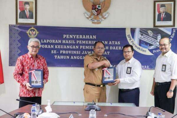 Kembali Raih Predikat Opini WTP, Pj Wali Kota Cimahi Minta ASN Pertahankan Kinerjanya Kembali Raih Predikat Opini WTP, Pj Wali Kota Cimahi Minta ASN Pertahankan Kinerjanya