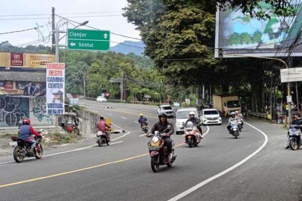 Situasi Jalur Puncak Terkini, Sedang Diberlakukan One Way Arah Jakarta Situasi Jalur Puncak Terkini, Sedang Diberlakukan One Way Arah Jakarta