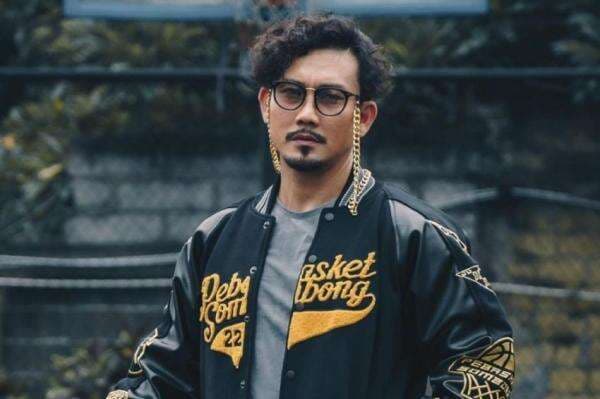 Denny Sumargo Santai Dilaporkan Farhat Abbas ke Polisi, Akui Tak Takut Denny Sumargo Santai Dilaporkan Farhat Abbas ke Polisi, Akui Tak Takut
