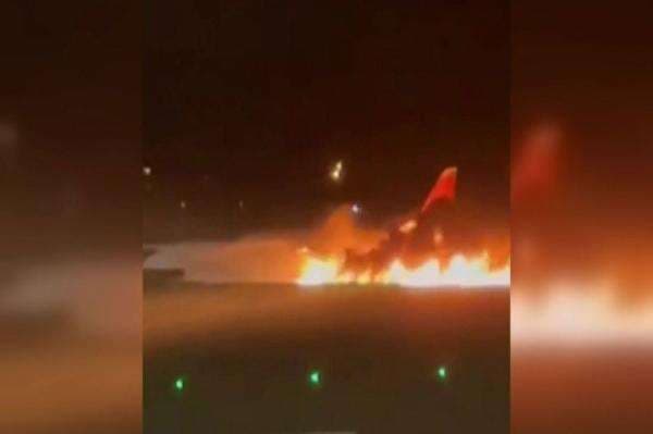 Bawa 95 Orang, Pesawat Rusia Terbakar di Turki Bawa 95 Orang, Pesawat Rusia Terbakar di Turki