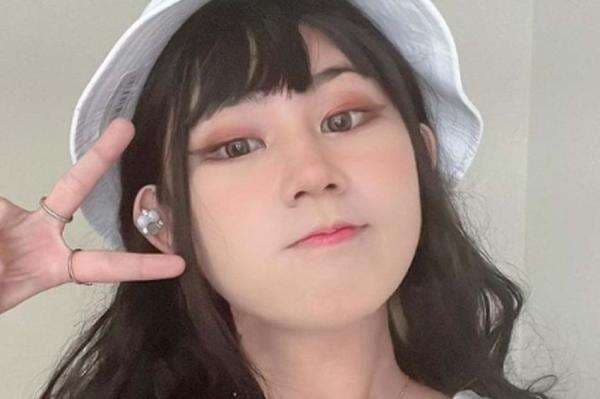 Profil dan Biodata Listy Chan, Gamer yang Baru Saja Memutuskan Jadi Mualaf Profil dan Biodata Listy Chan, Gamer yang Baru Saja Memutuskan Jadi Mualaf